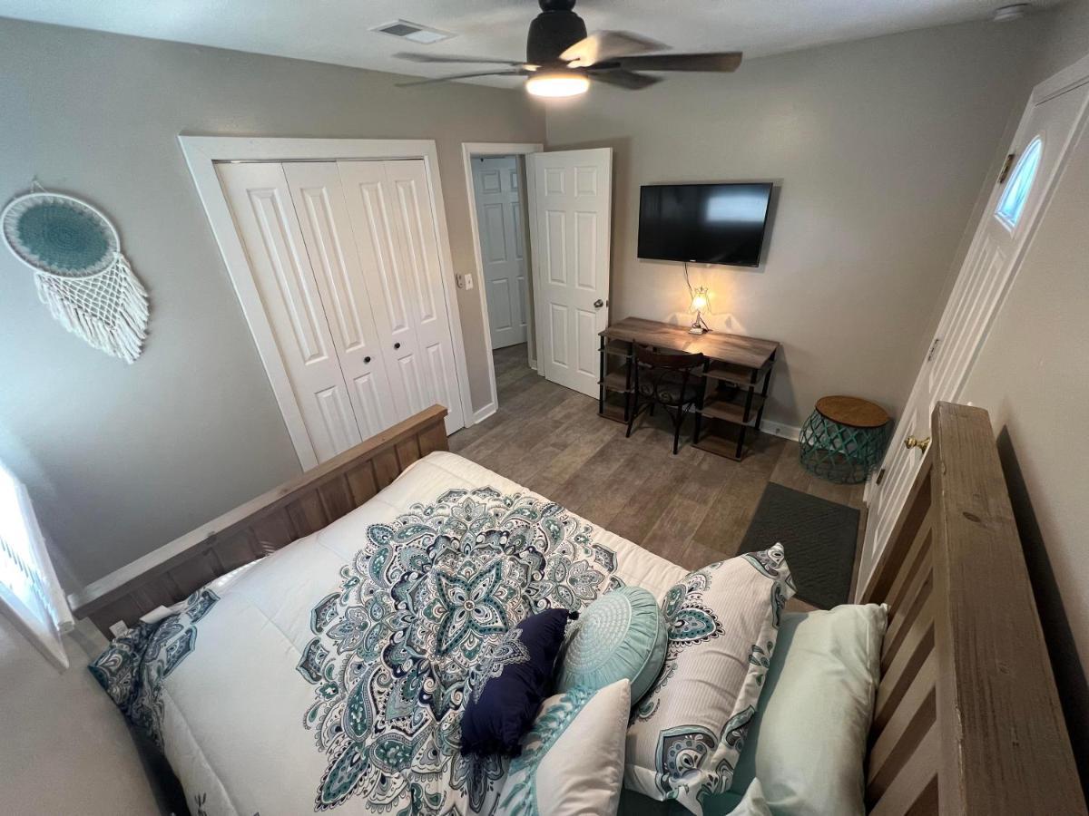 4/2 Home Close To Beach, Centrally Located! Gulfport Exterior photo