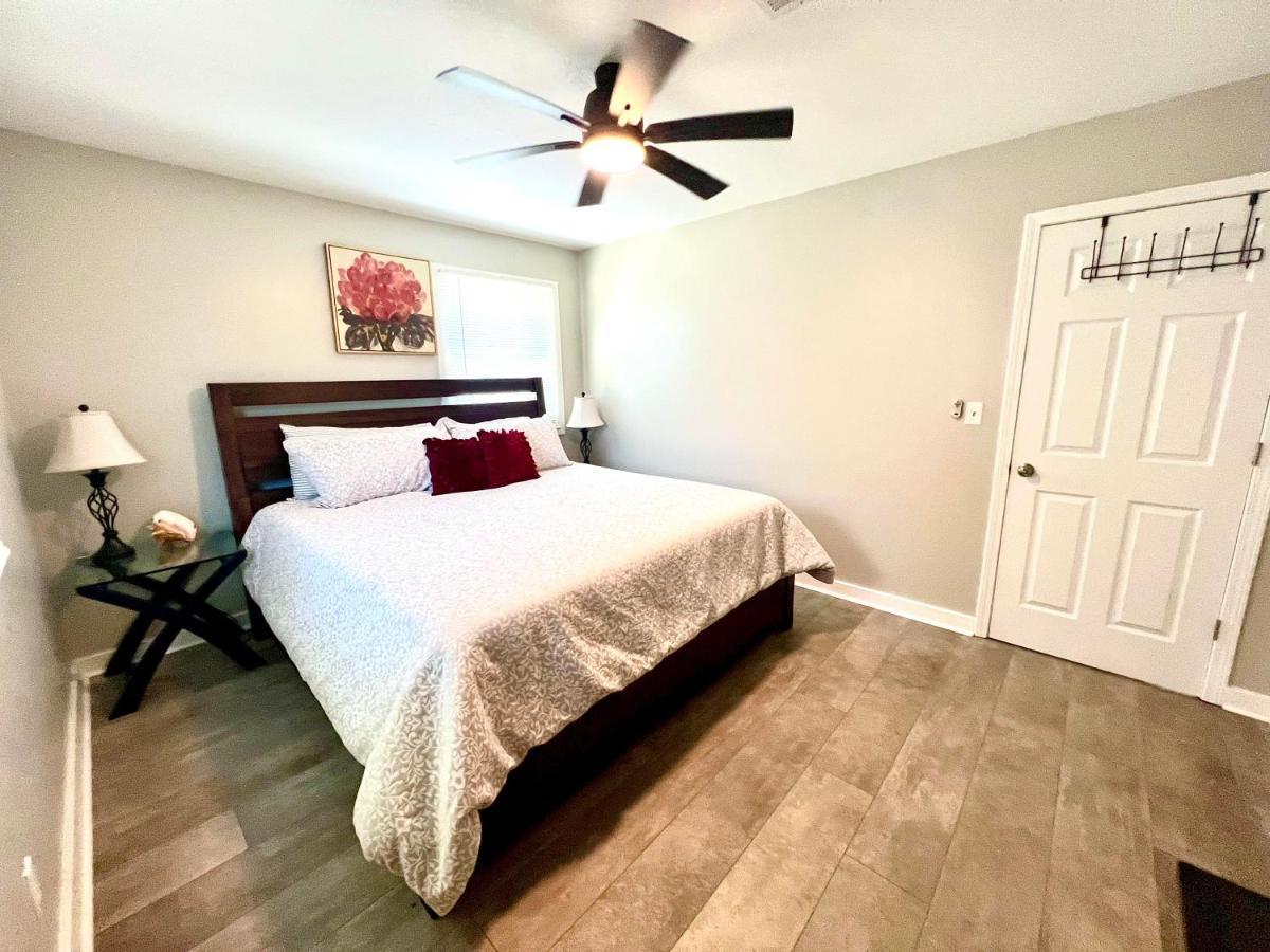4/2 Home Close To Beach, Centrally Located! Gulfport Exterior photo